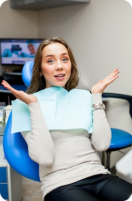Digital X-ray review with a teenage patient